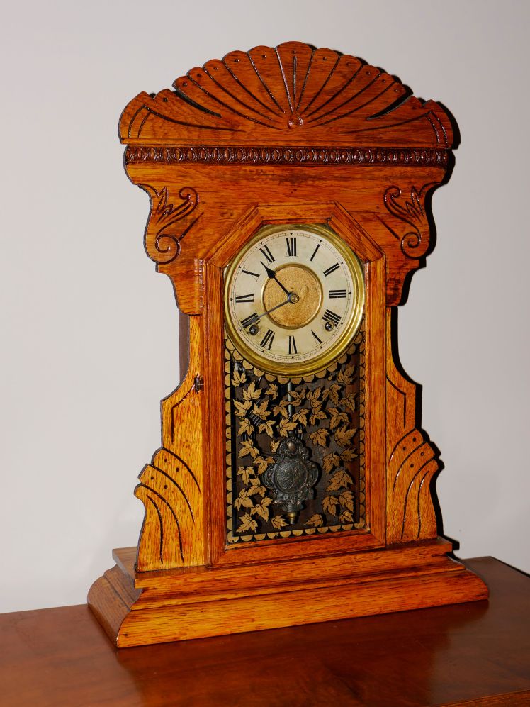Arthur Pequegnat kichen clock