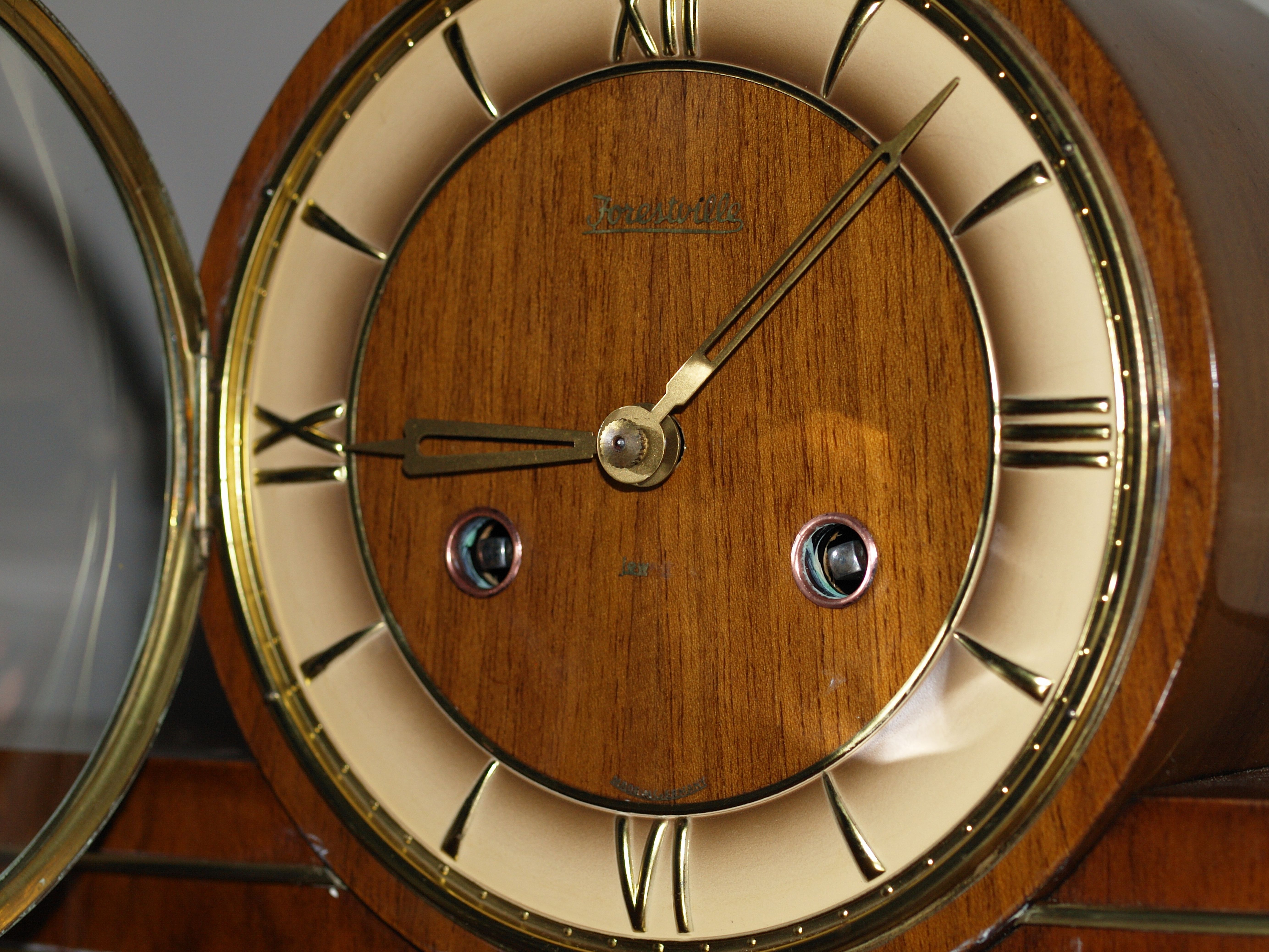 Forestville mantel clock – Antique and Vintage Mechanical Clocks