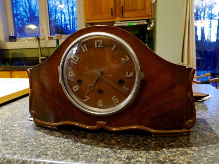 Mantel clock