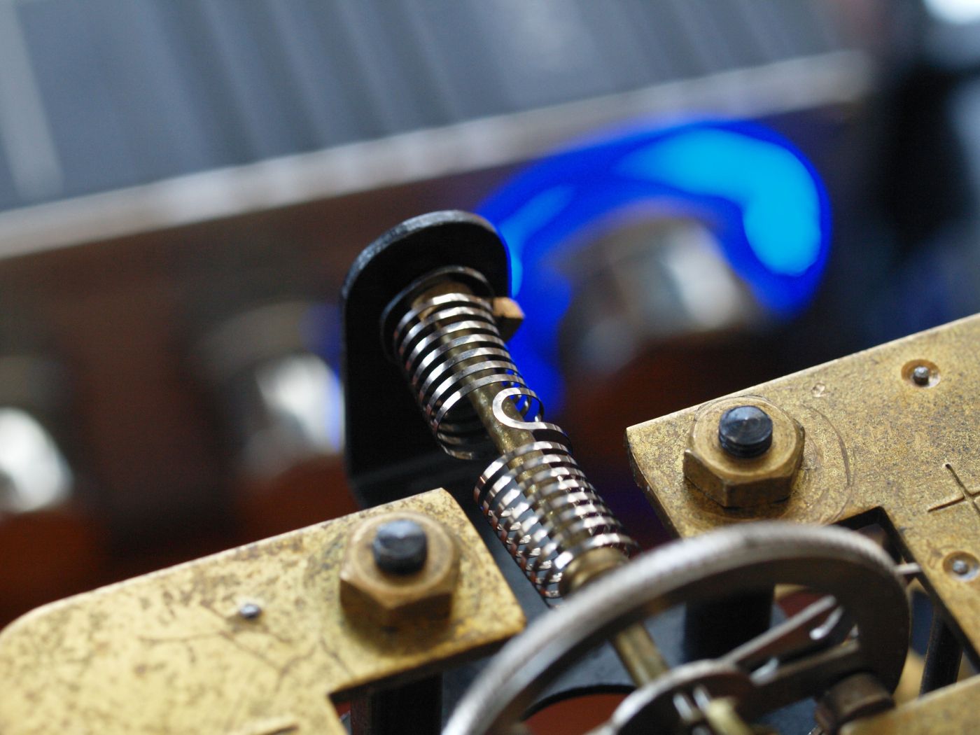 Sspriral spring for floating balance escapement