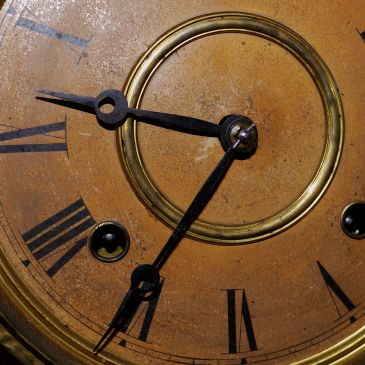 Ingraham Huron clock face