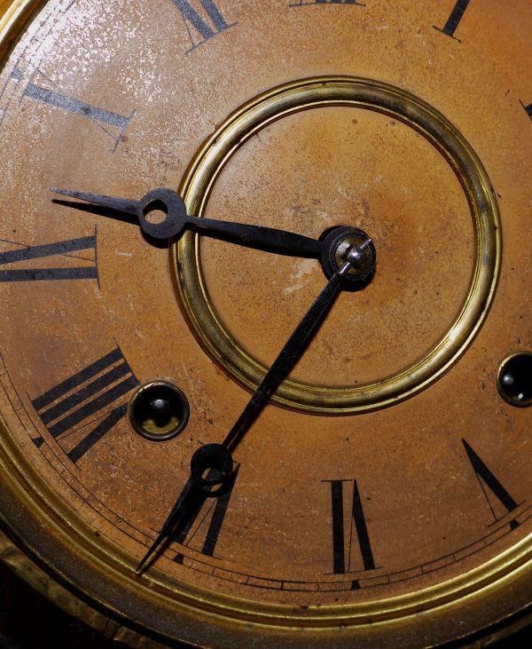 Ingraham Huron clock face