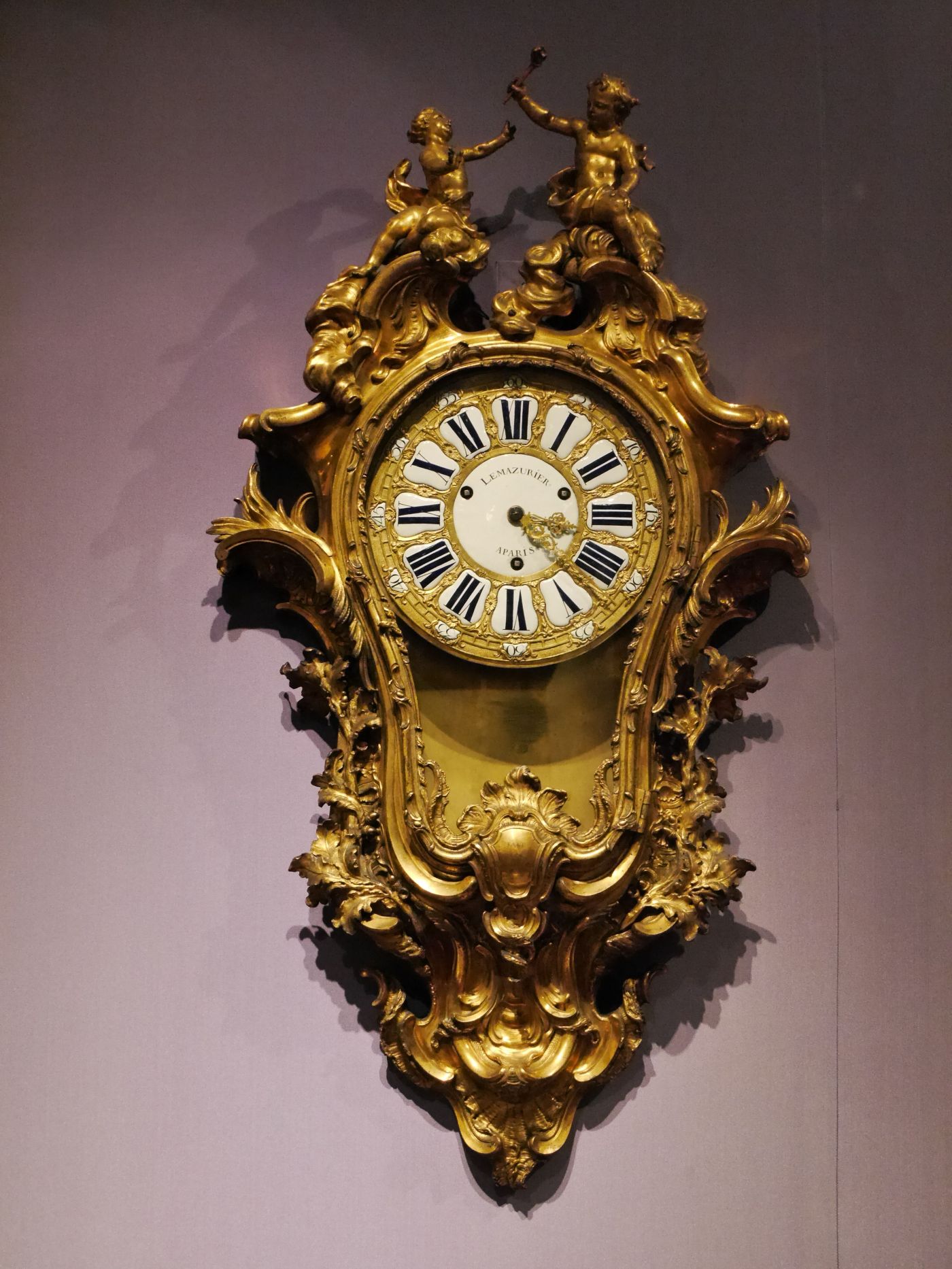 This is not a Daniel Dakota clock