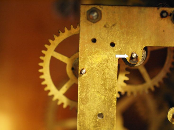 top plate showing a build-up of dirt around a pivot hole