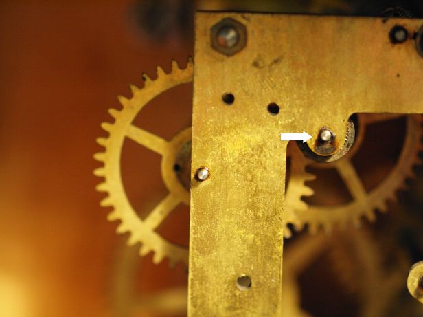 top plate showing a build-up of dirt around a pivot hole