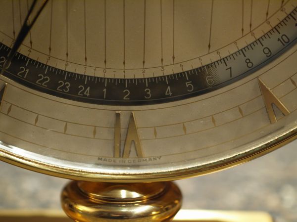 Time sequencer