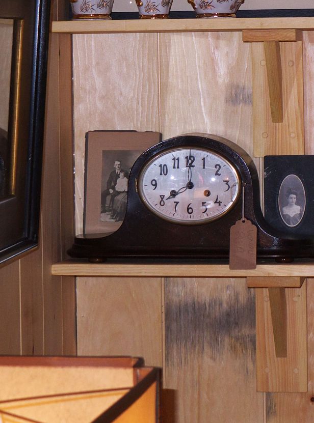 Unknown mantel clock, possibly French