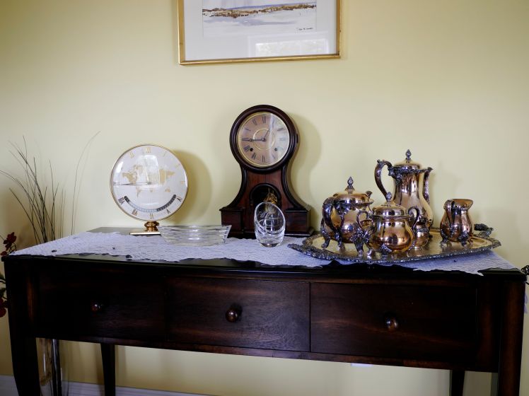 Kienzle clock on display with Ingraham Huron