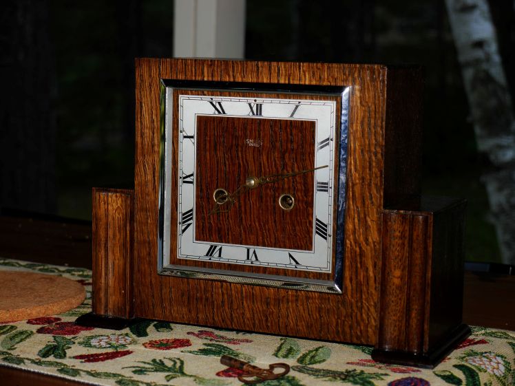 Smiths Enfield Art Deco style mantel clock