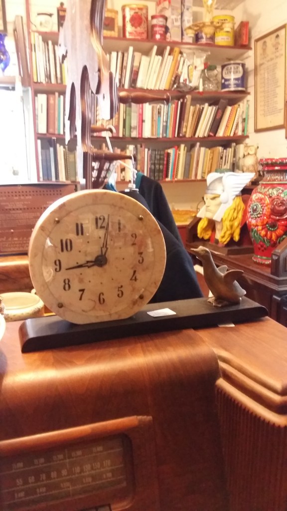 Unknown "marble" desk clock