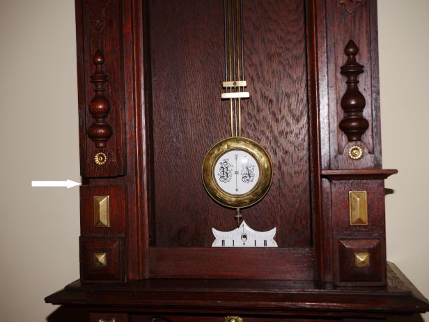 Arrow indicating missing trim piece