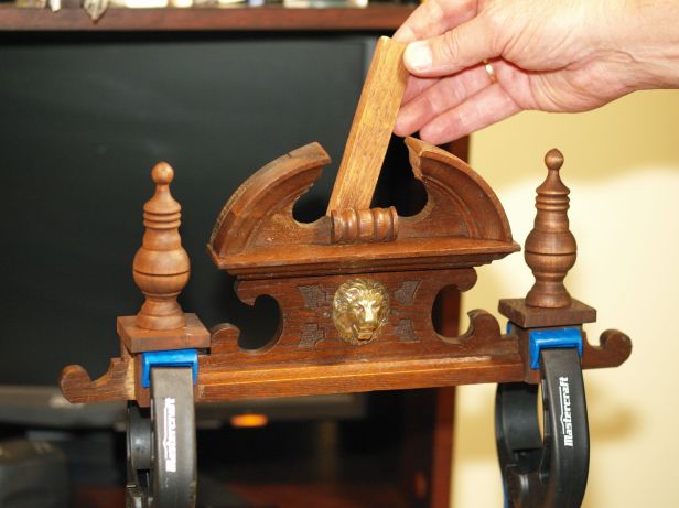 Support post for middle finial 