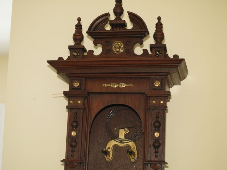 Crown in place with all three finials