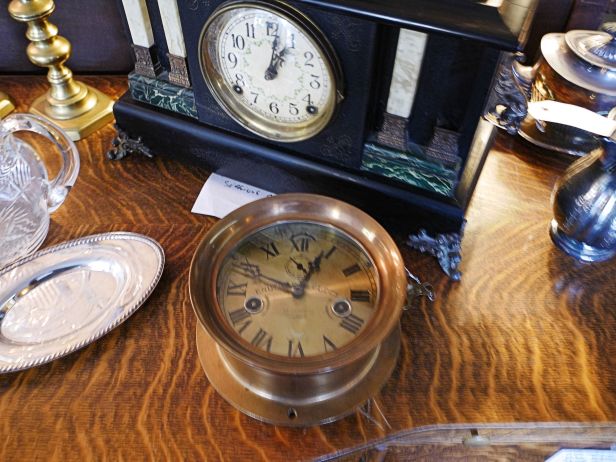 Similar to clock in this article