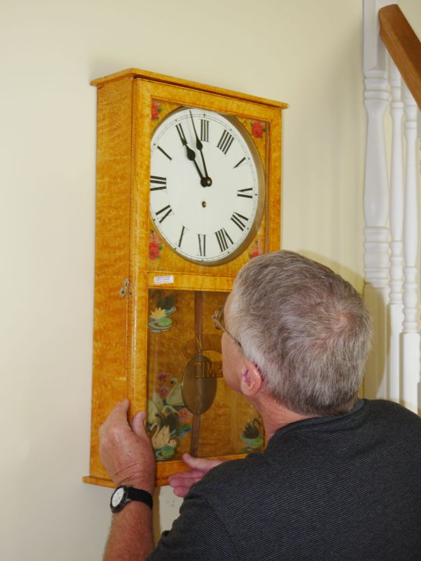Attaching the pendulum