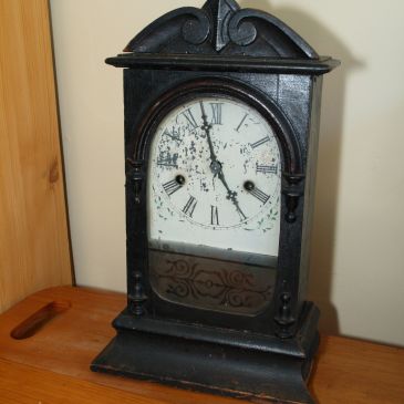 Case is in fair condition, dial face has some flaking