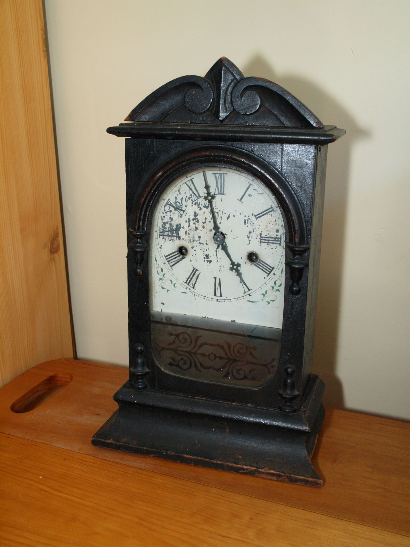 Case is in fair condition, dial face has some flaking