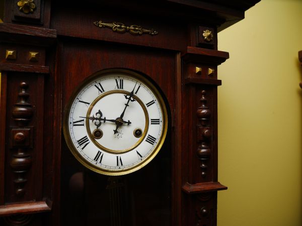 9:04am - 100 years ago