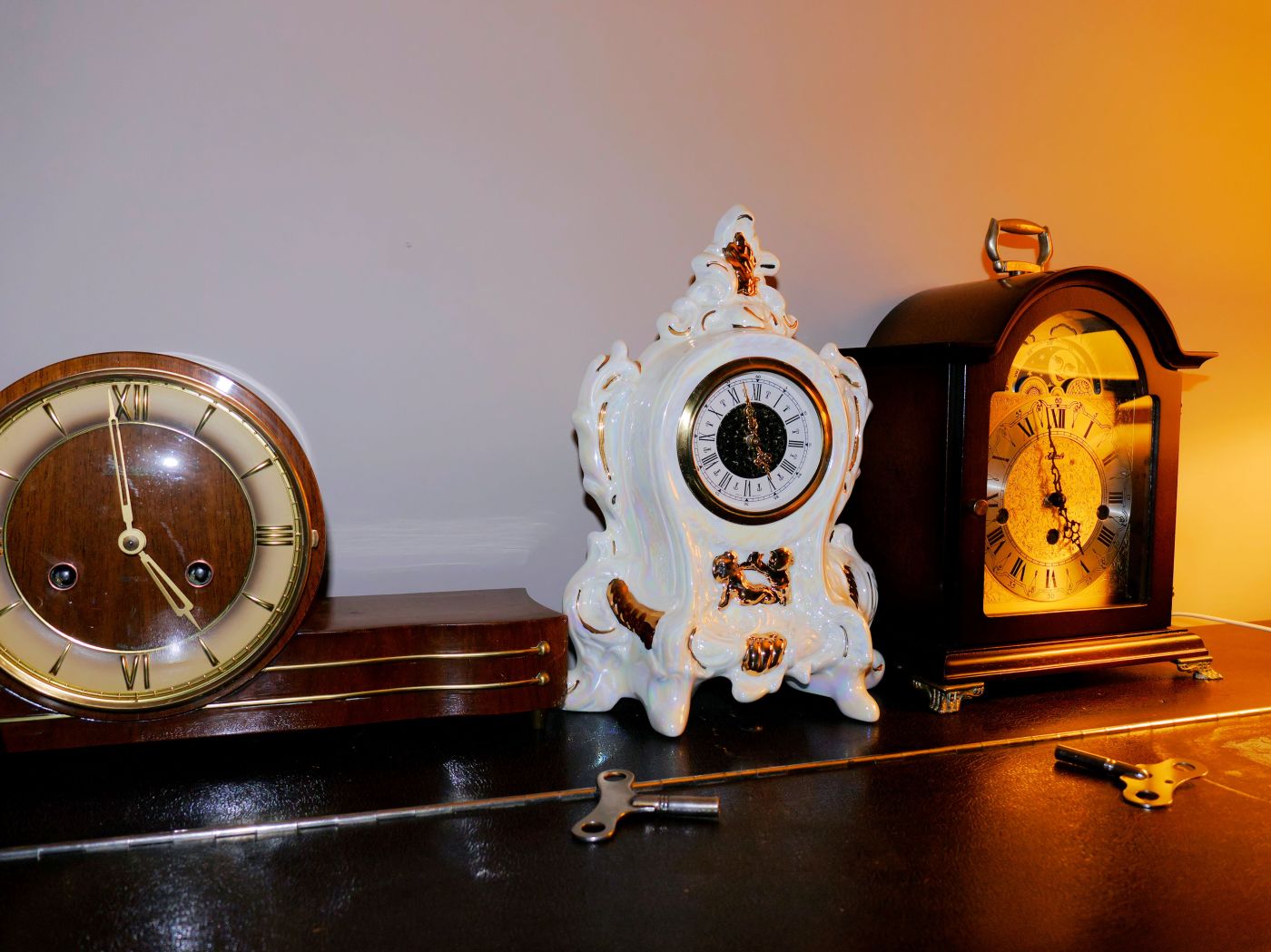 Porcelain Mercedes clock