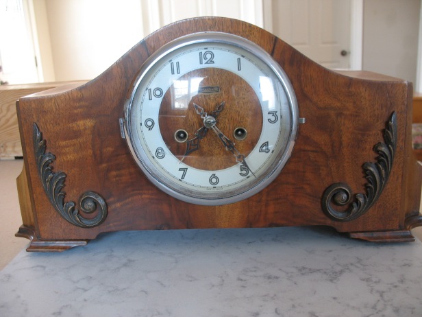 GGs Forestville Mantel clock