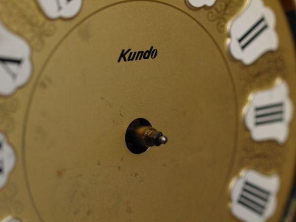 Dial face of a 400 day clock