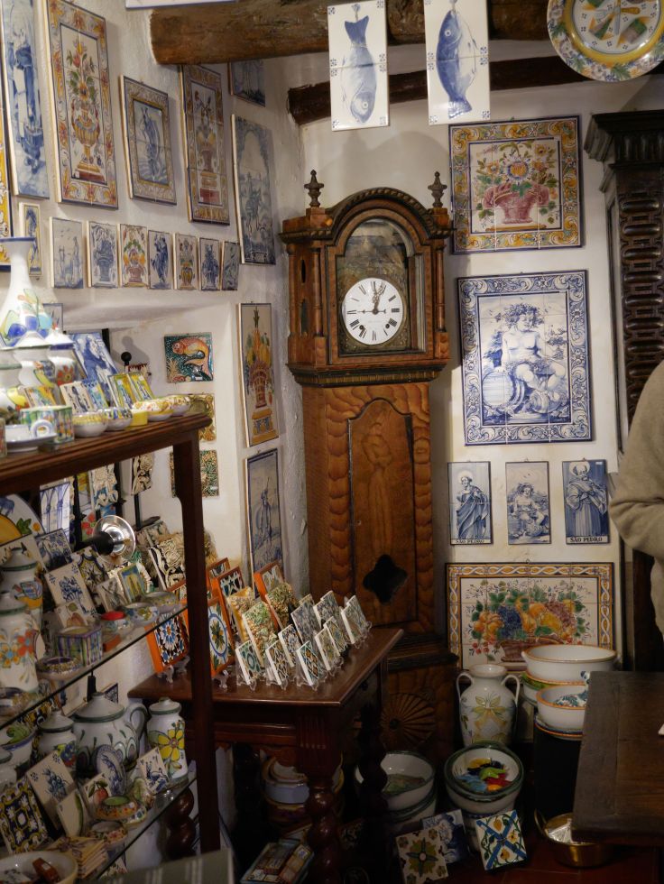 Marriage of movement and case found in a shop in Porto.