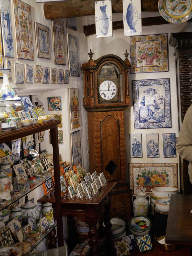 Marriage of movement and case found in a shop in Porto.