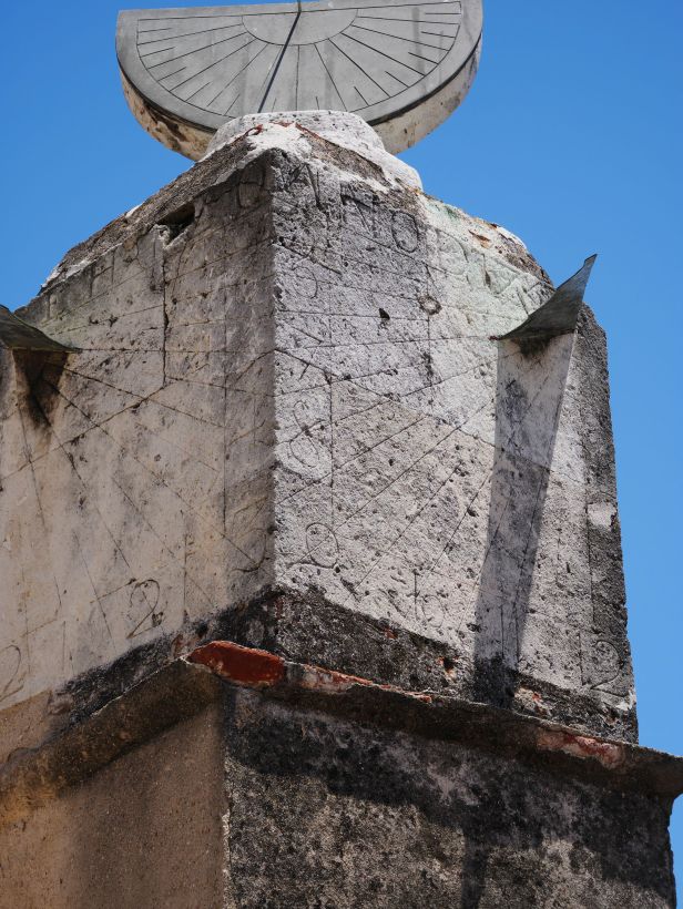 Sundial in historic district Santo Domingo