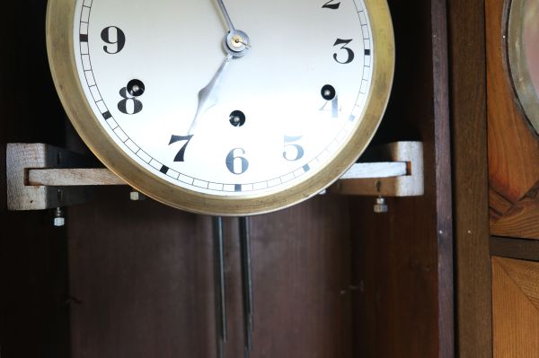 winding arbours on Vedette clock