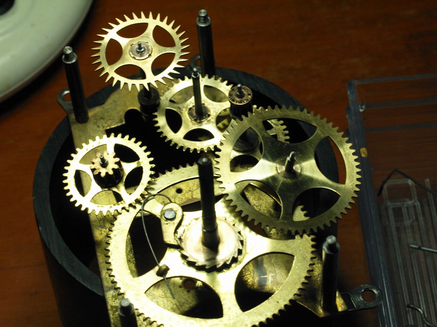 Gilbert calendar clock movement