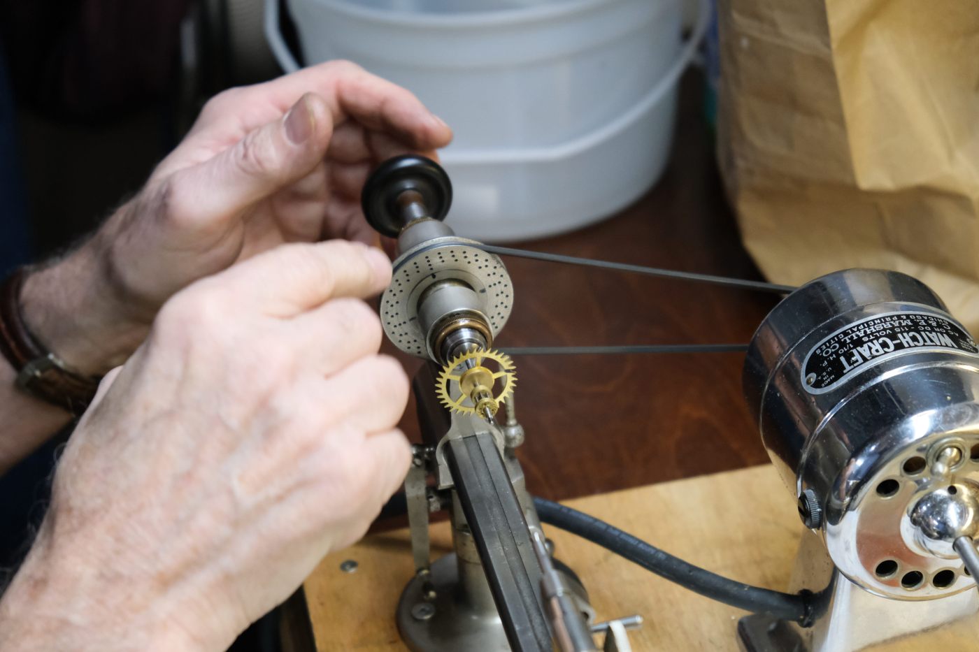 polishing a pivot