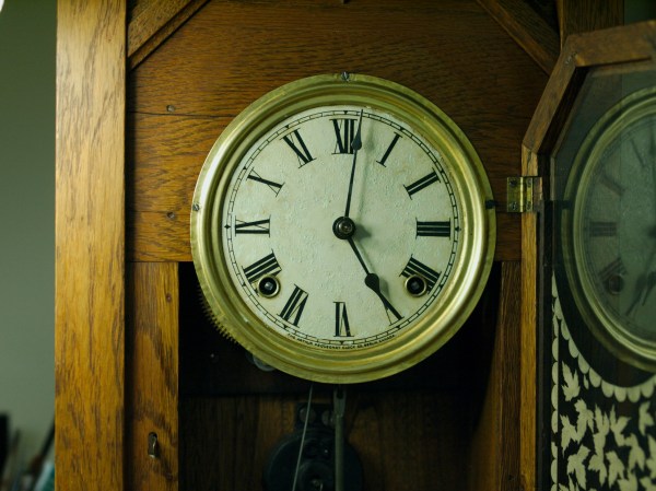 Maple Leaf kitchen clock