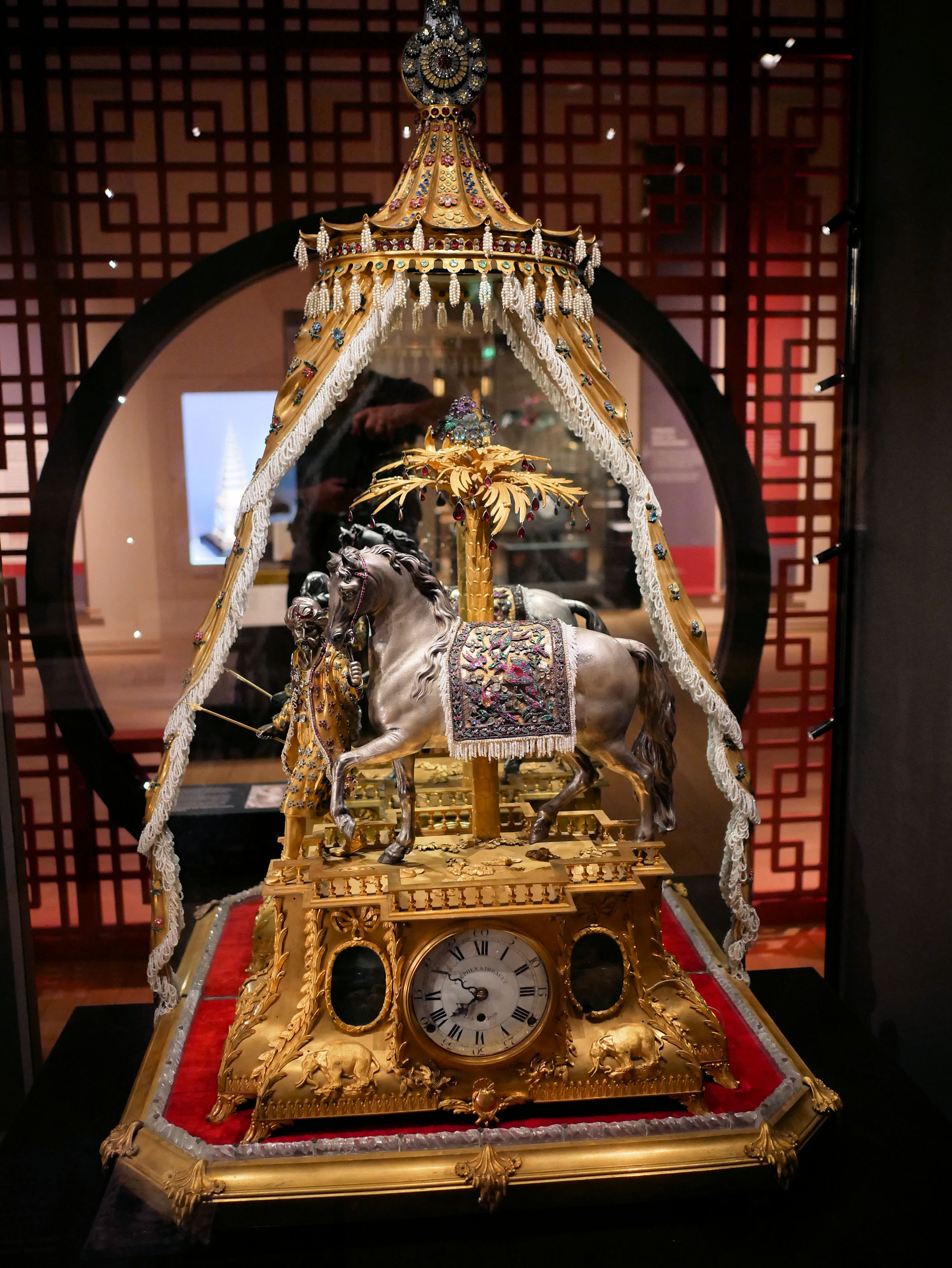 Antique and Vintage Mechanical Clocks – Collecting, Repairing and